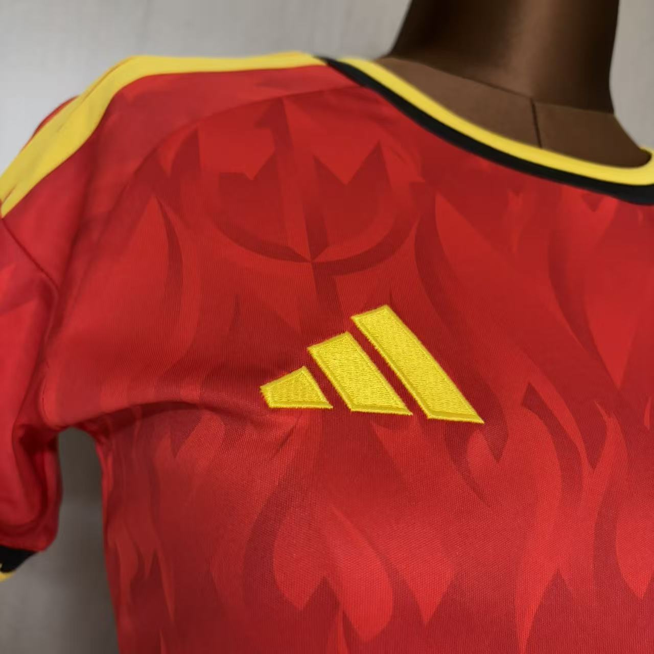 Camisa Bélgica 1 - Feminina - 2026/27