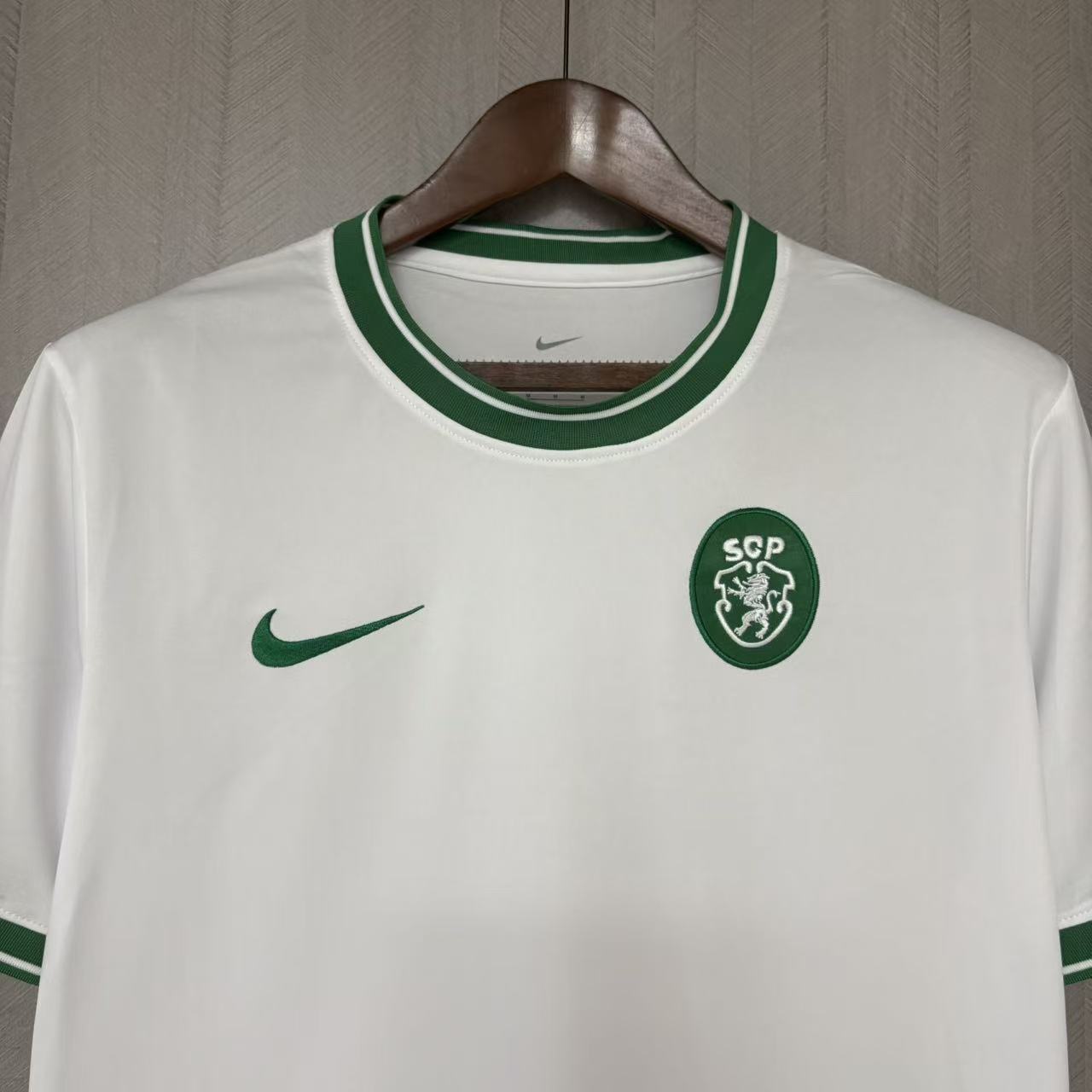 Camisa Sporting - Estilo Retrô - 2025/26