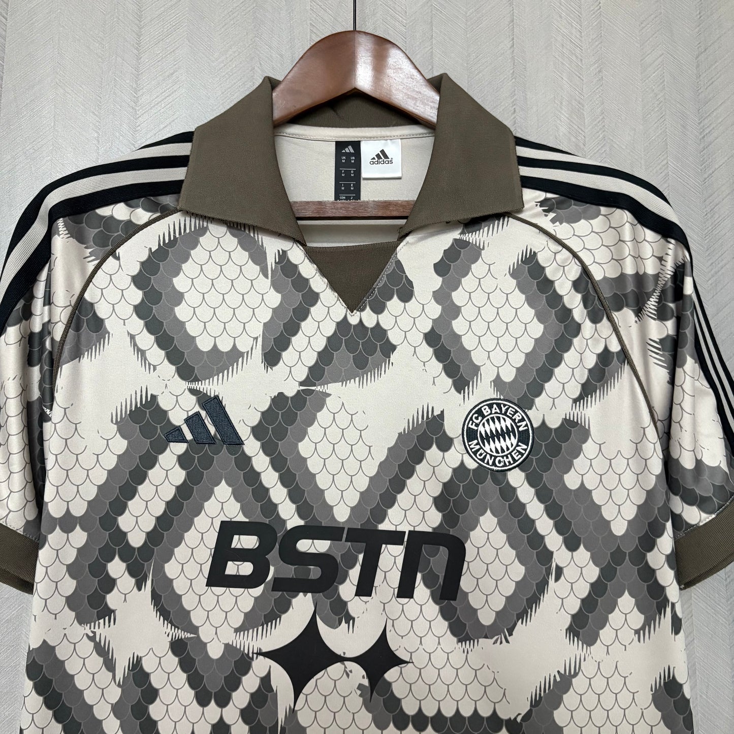 Camisa Bayern de Munique - Snake Print - 2025/26