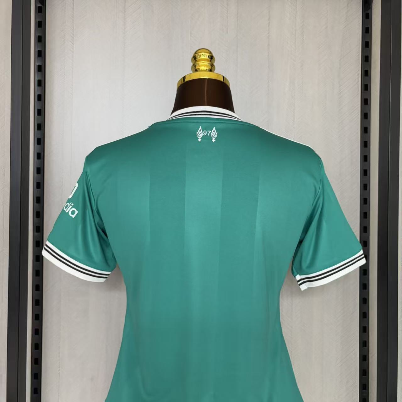 Camisa Liverpool 3 - Feminina - 2025/26