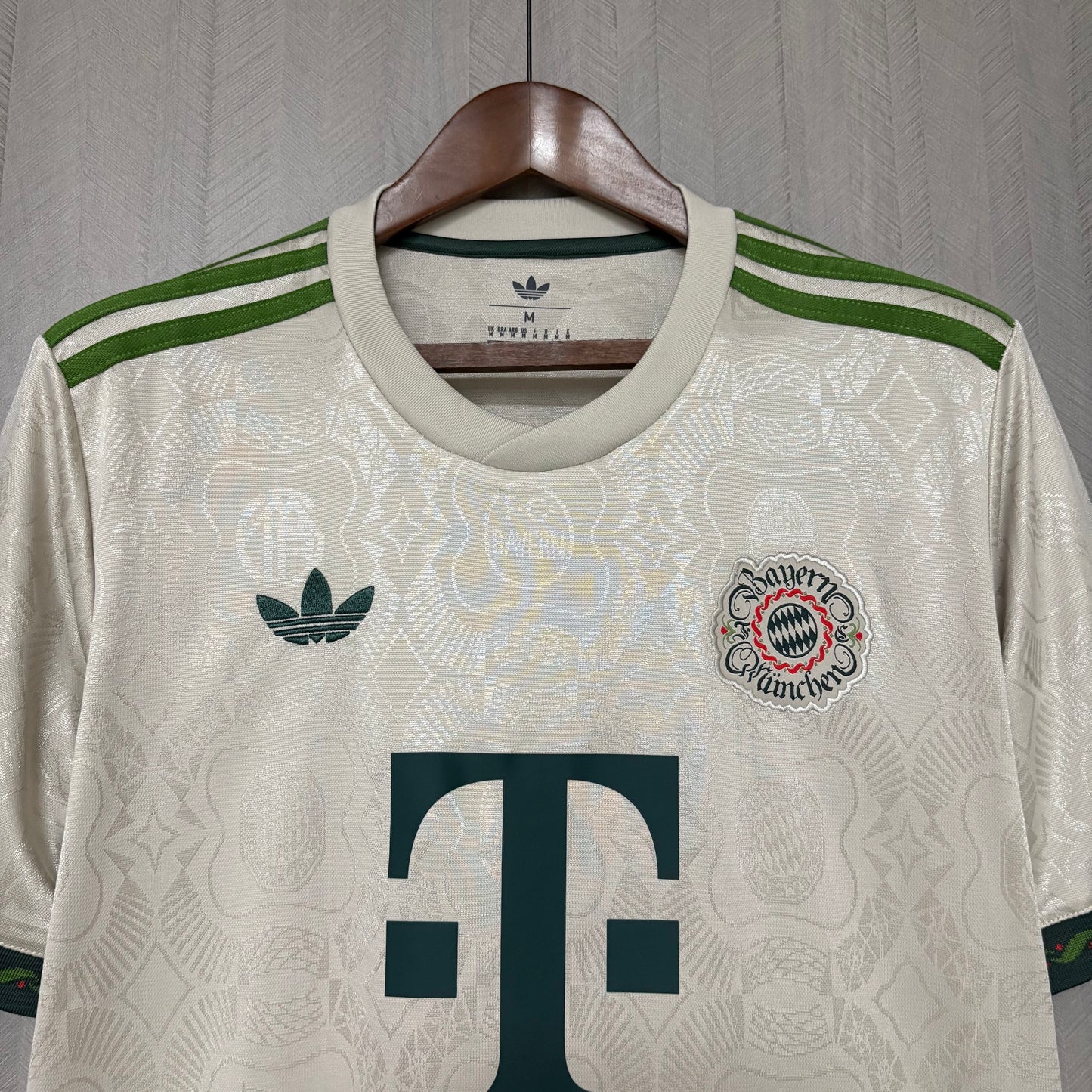 Camisa Bayern de Munique - Oktoberfest - 2025/26