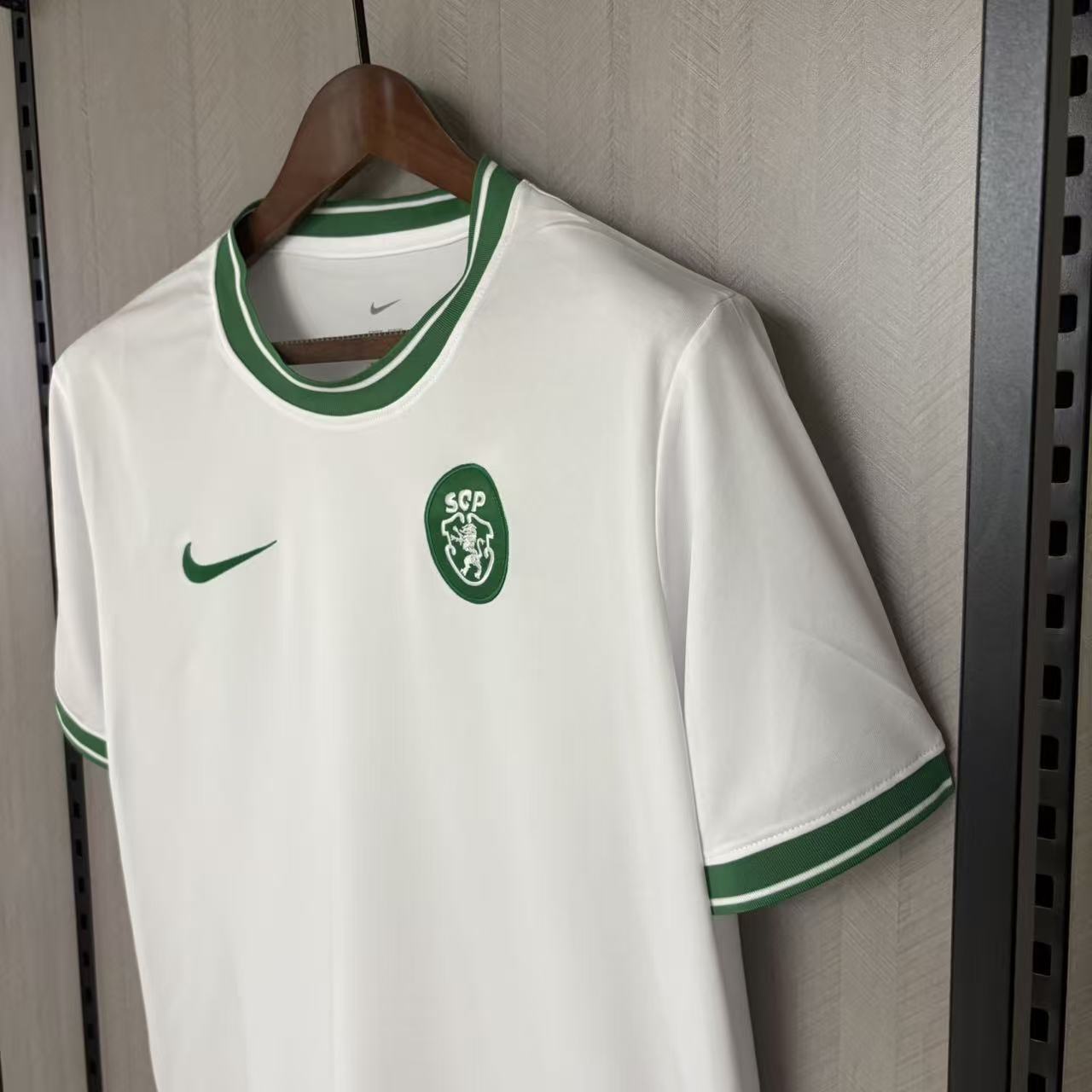Camisa Sporting - Estilo Retrô - 2025/26