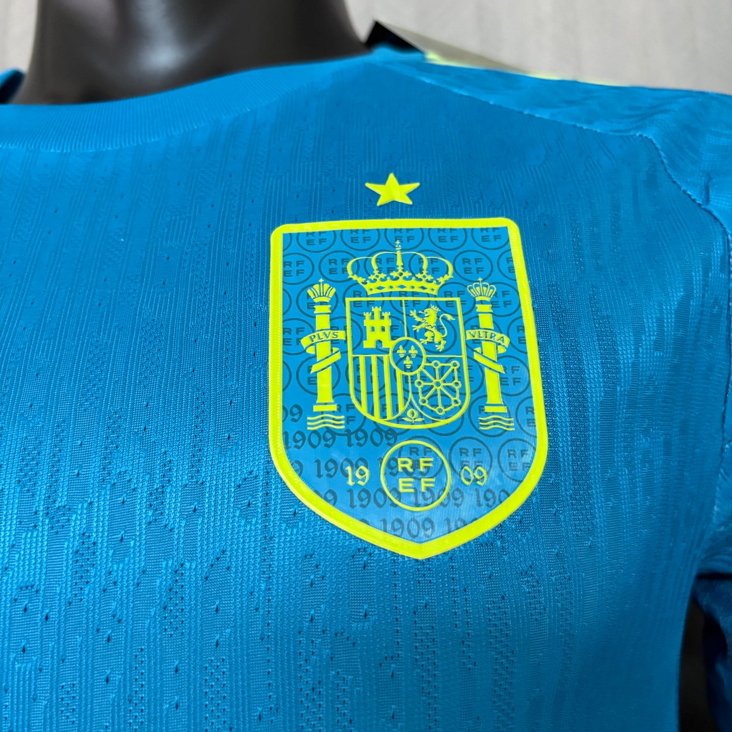 Camisa Espanha - Treino - Modelo Jogador - 2026/27