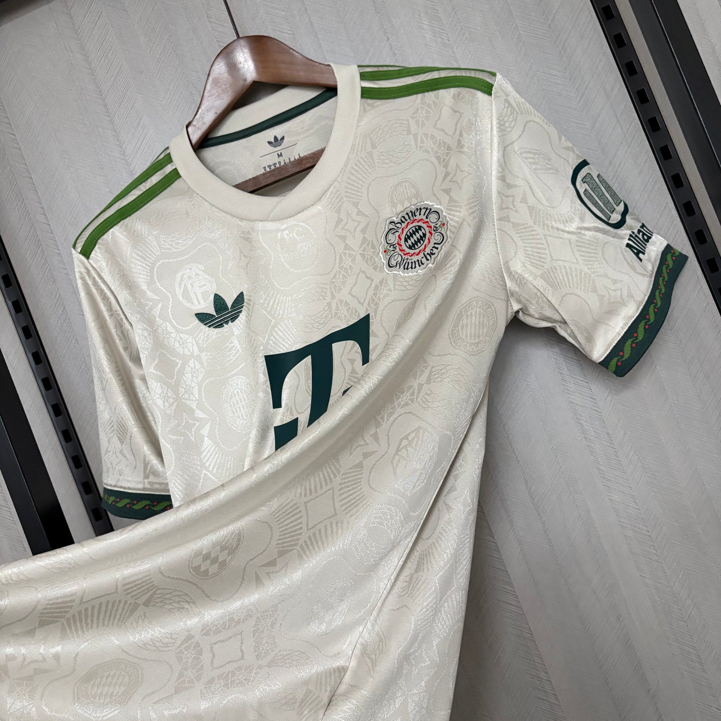 Camisa Bayern de Munique - Oktoberfest - 2025/26