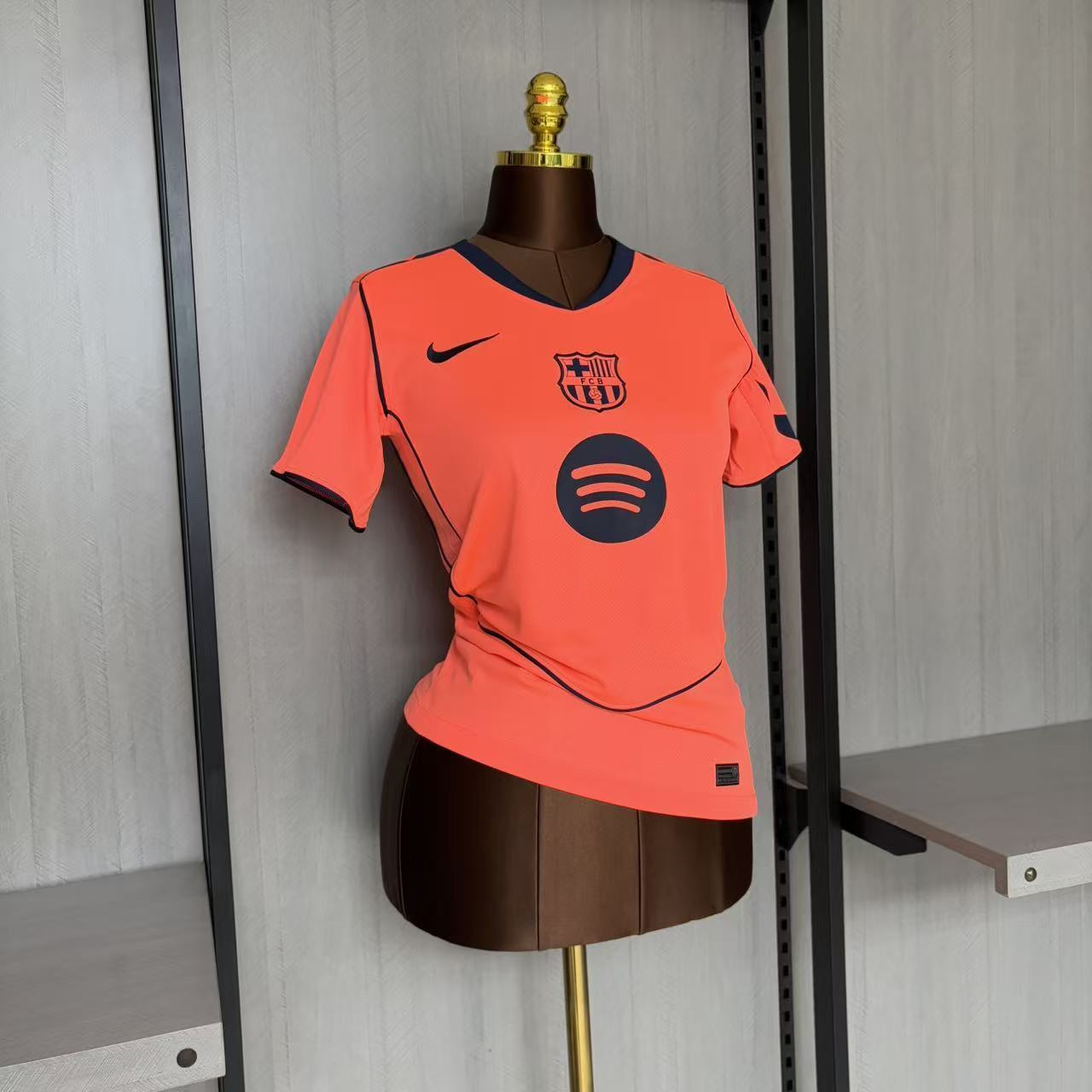 Camisa Barcelona 3 - Feminina - 2025/26