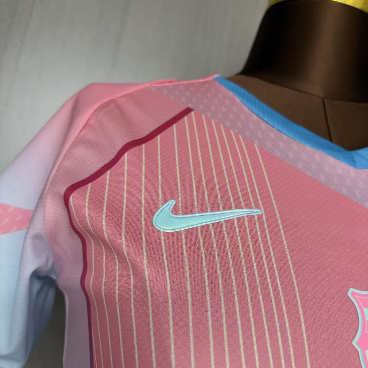 Camisa Barcelona Rosa - Feminina - 2025/26