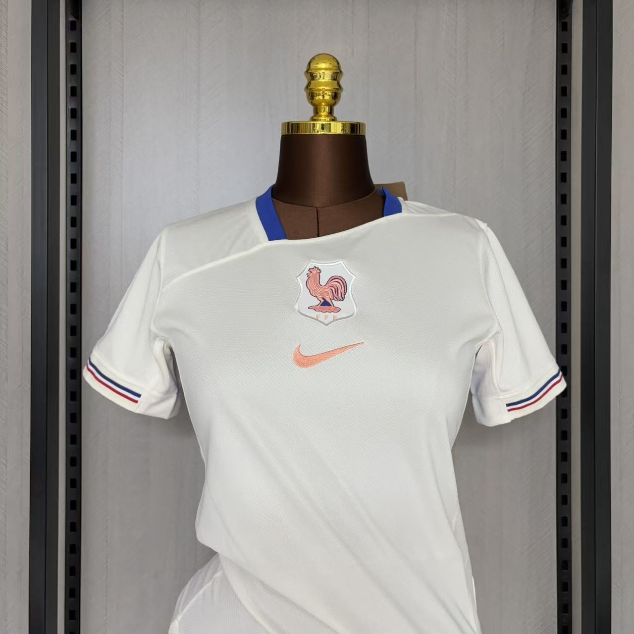 Camisa França 2 - Feminina - 2026/27