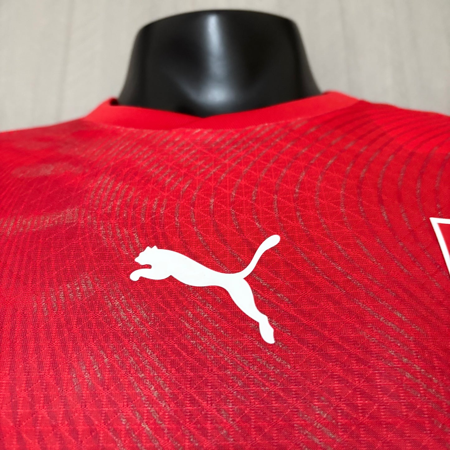 Camisa Suíça 1 - Modelo Jogador - 2026/27