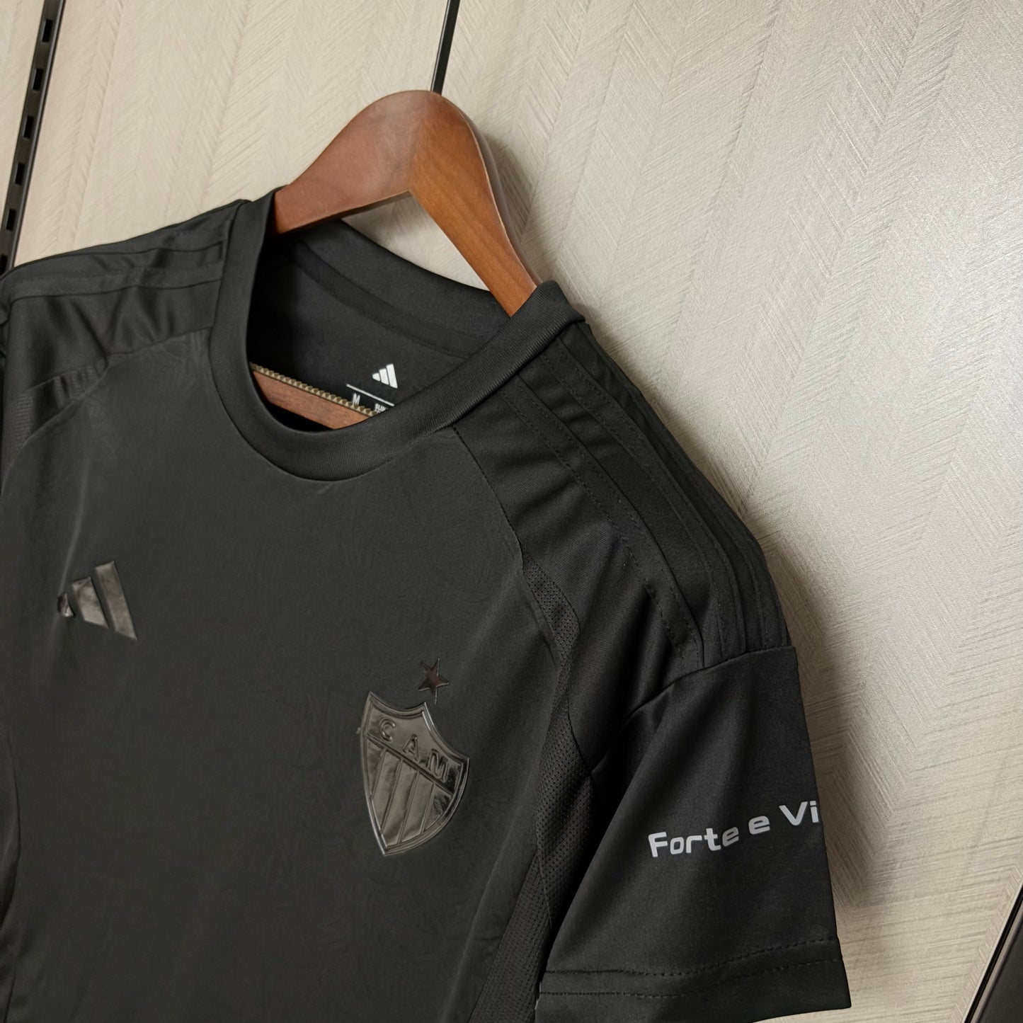 Camisa Atlético MG - All Black - Feminina - 2025/26