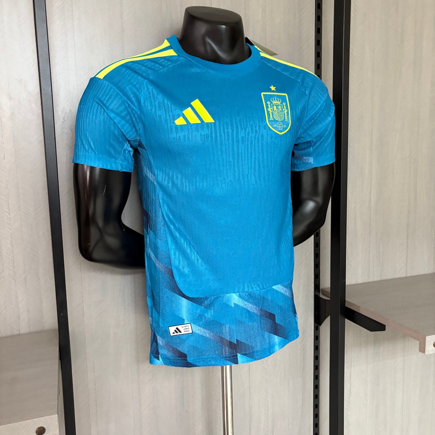Camisa Espanha - Treino - Modelo Jogador - 2026/27