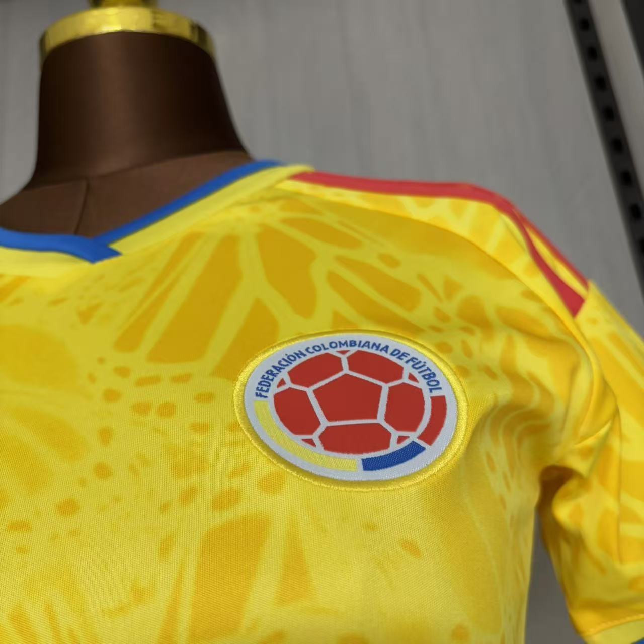 Camisa Colômbia 1 - Feminina - 2026/27