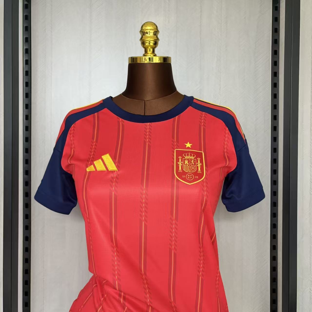 Camisa Espanha 1 - Feminina - 2026/27