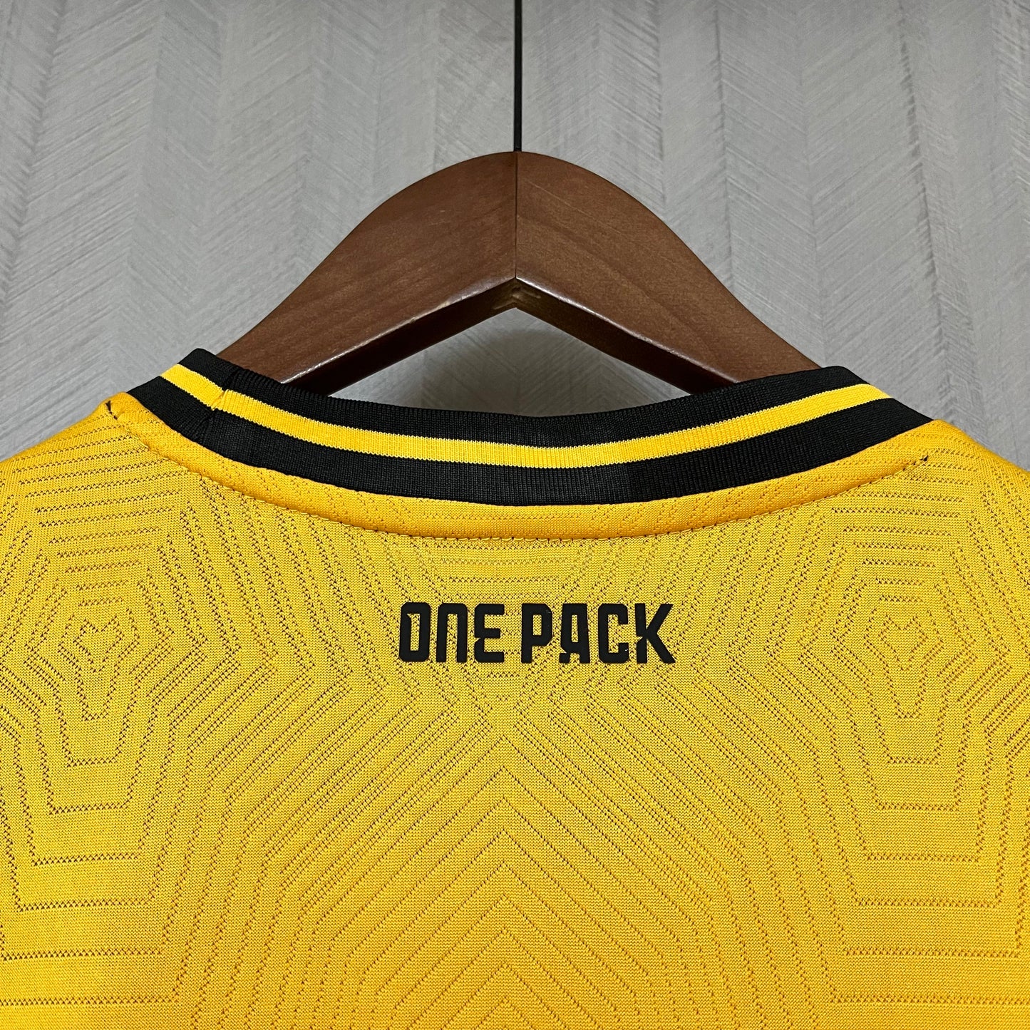 Camisa Wolves 1 - 2024/25
