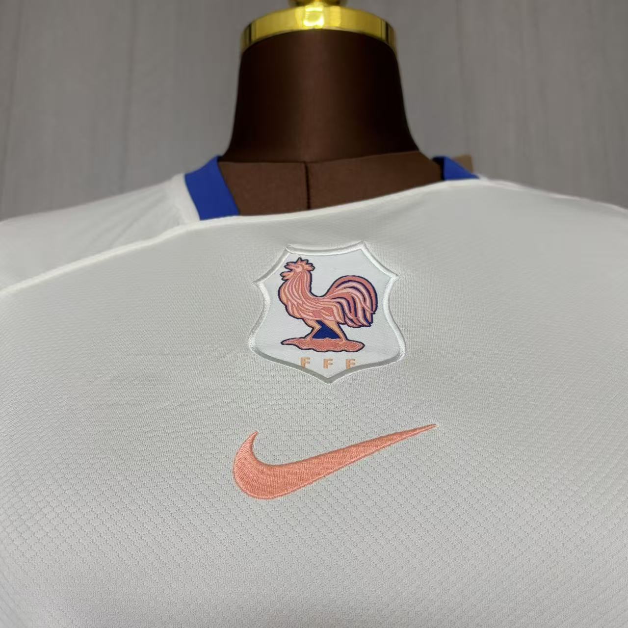 Camisa França 2 - Feminina - 2026/27
