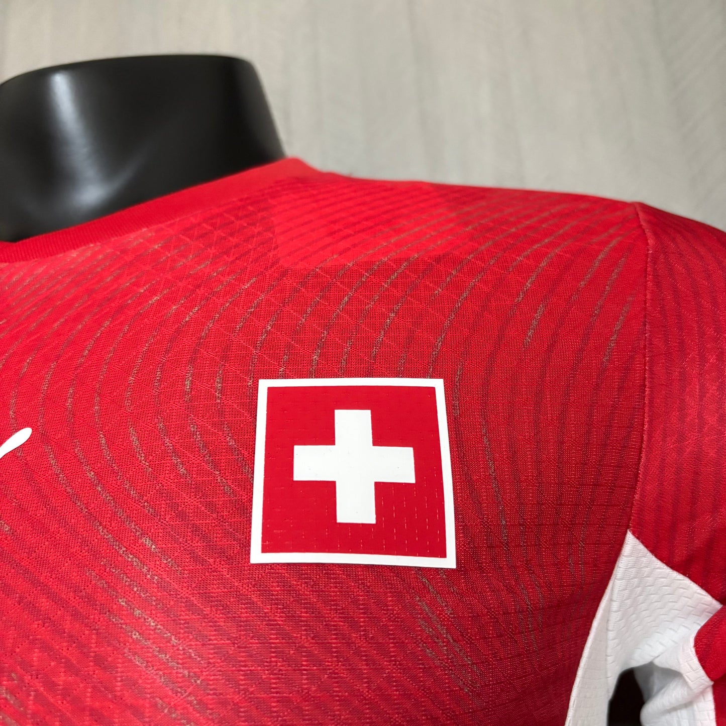 Camisa Suíça 1 - Modelo Jogador - 2026/27