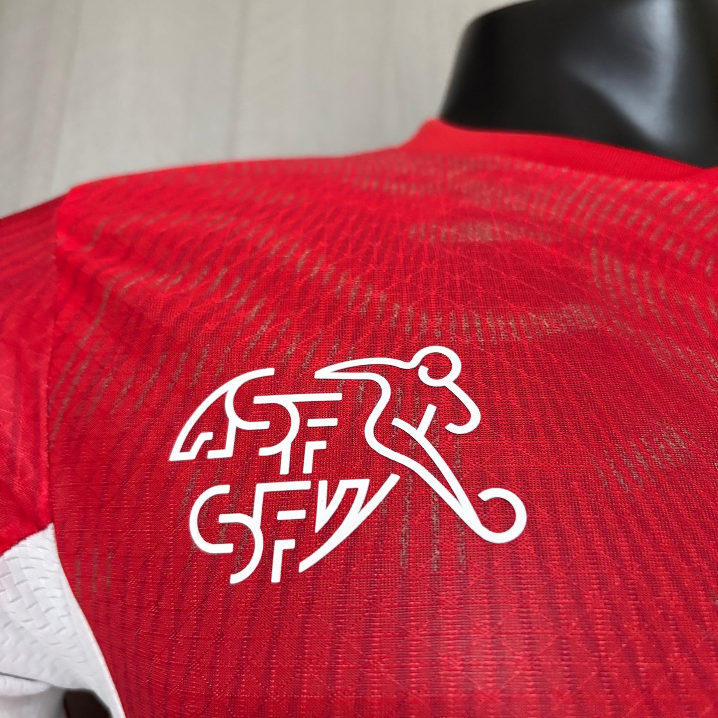 Camisa Suíça 1 - Modelo Jogador - 2026/27