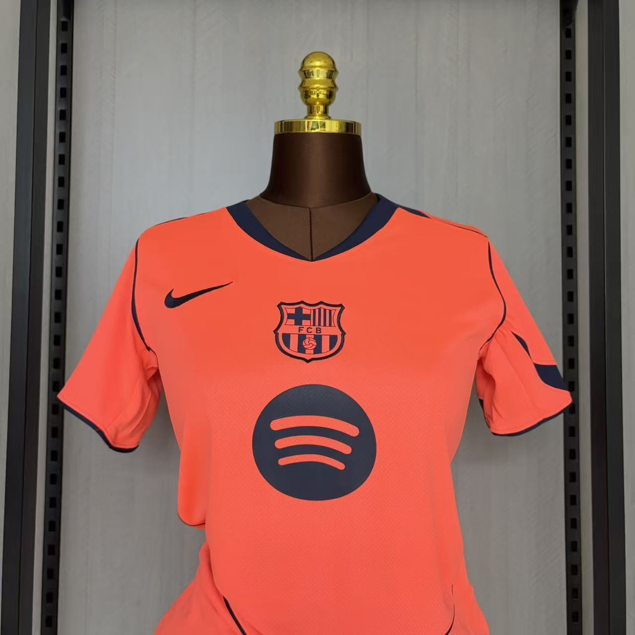 Camisa Barcelona 3 - Feminina - 2025/26