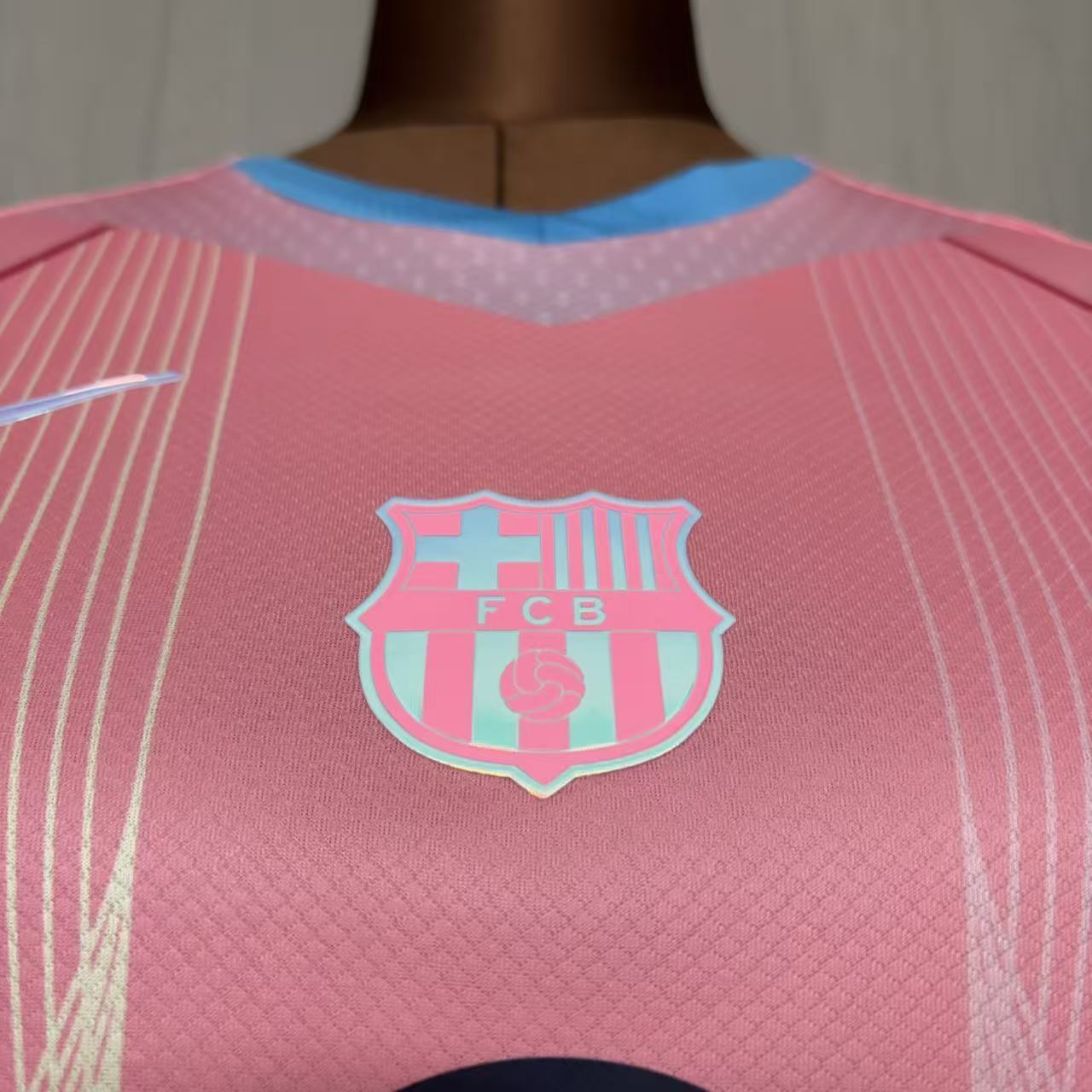 Camisa Barcelona Rosa - Feminina - 2025/26