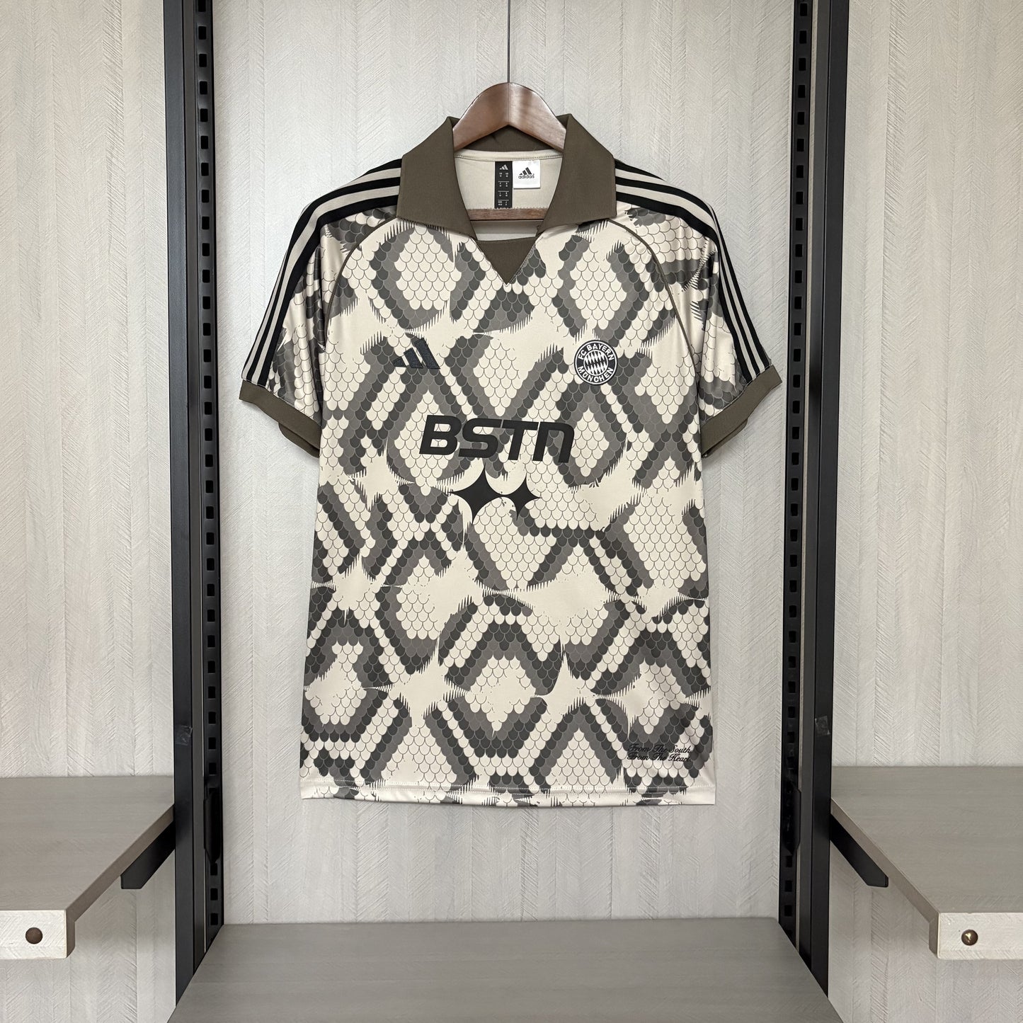 Camisa Bayern de Munique - Snake Print - 2025/26