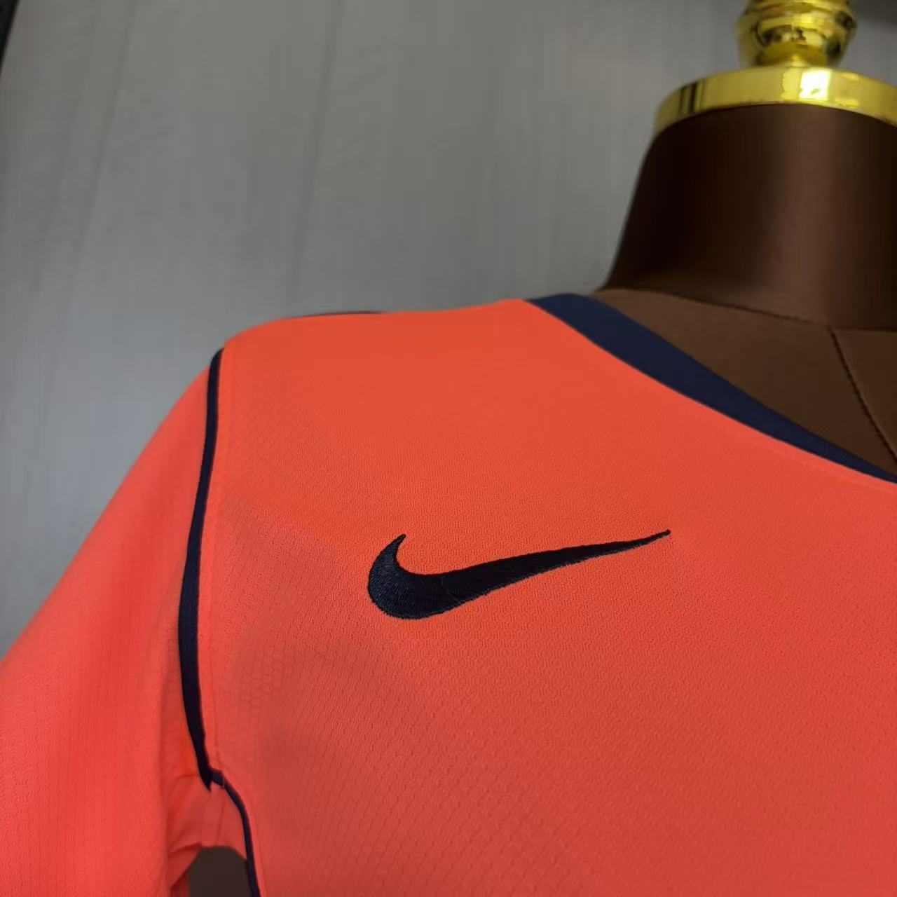 Camisa Barcelona 3 - Feminina - 2025/26