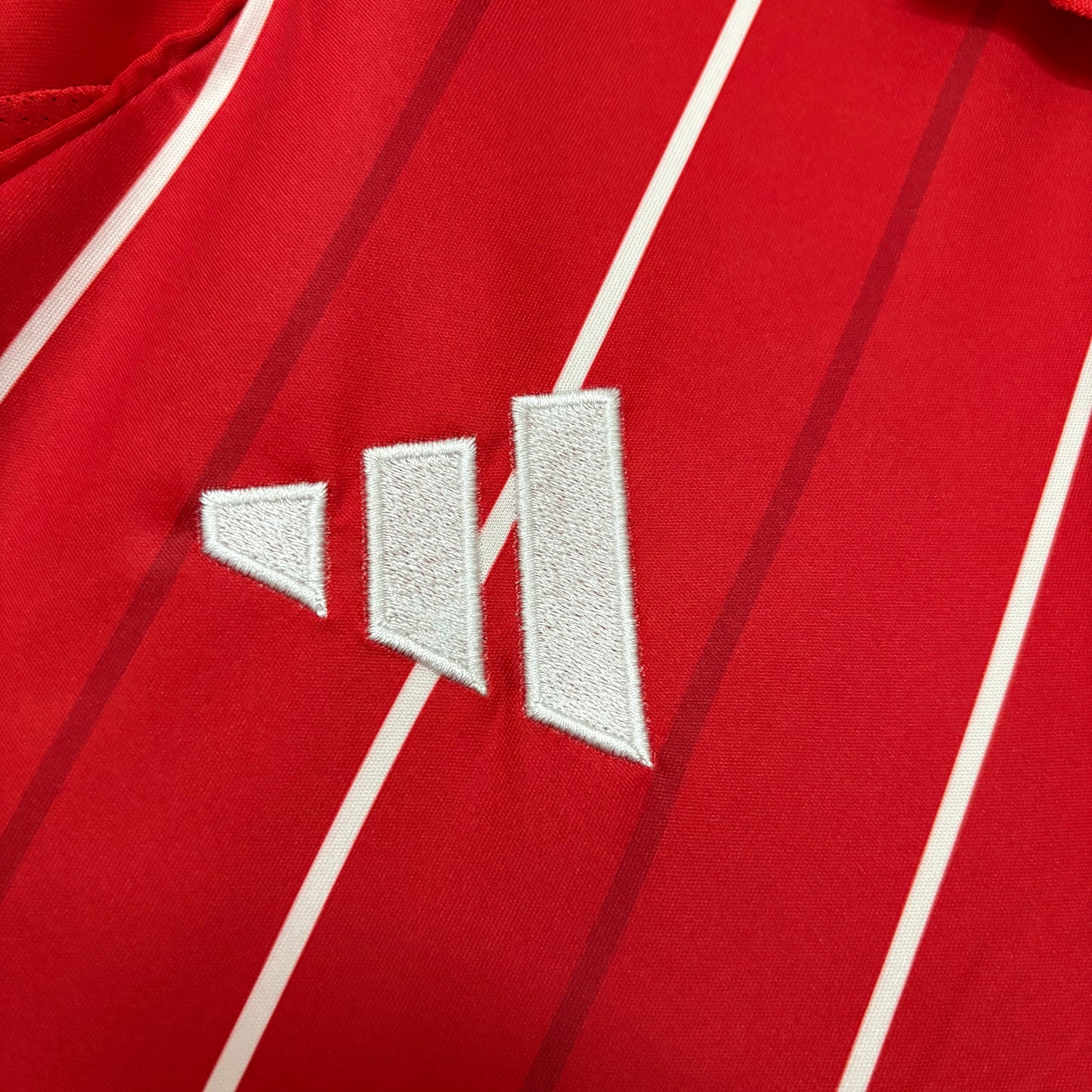 Camisa Nottingham Forest 1 - 2025/26