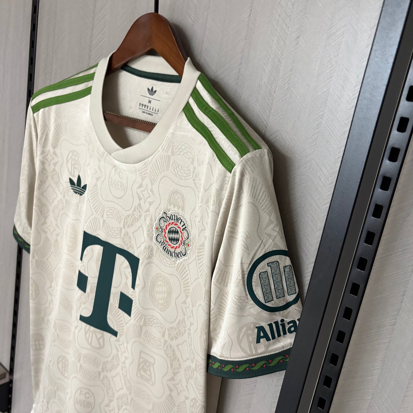 Camisa Bayern de Munique - Oktoberfest - 2025/26